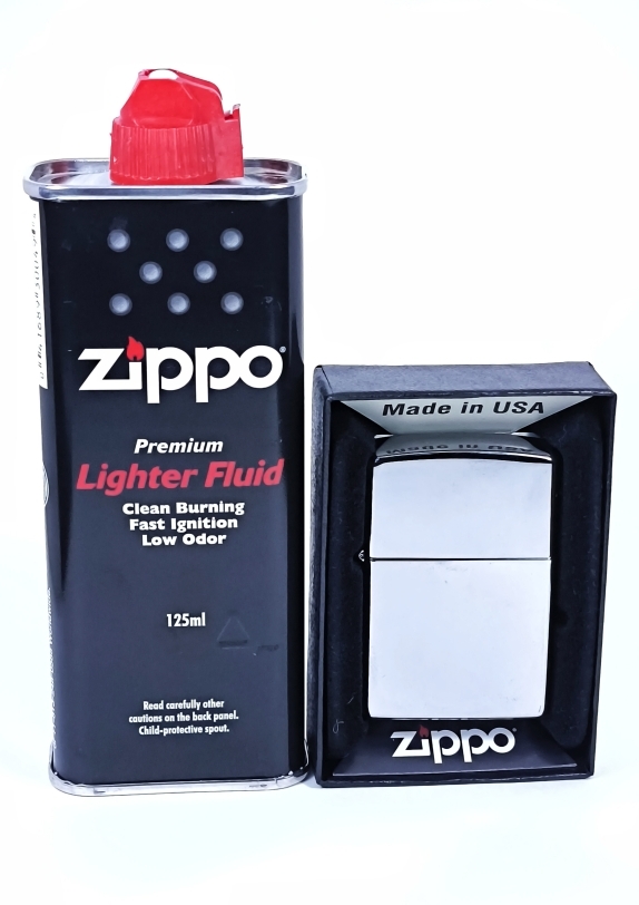 Зажигалка Classic High Polish Chrome Zippo 250, топливо 125мл. Зажигалка Classic High Polish Chrome Zippo 250, топливо 125мл.