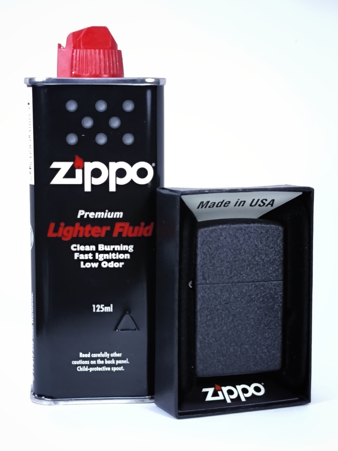 Зажигалка Classic Black Crackle Zippo 236, топливо 125мл. Зажигалка Classic Black Crackle Zippo 236, топливо 125мл.