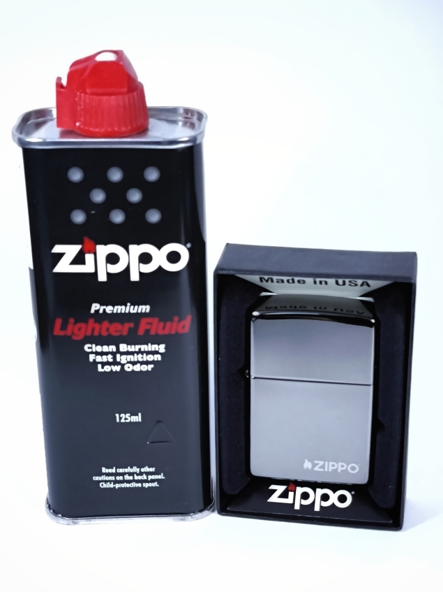Зажигалка Classic Black Ice Zippo Logo 150ZL, топливо 125мл. Зажигалка Classic Black Ice Zippo Logo 150ZL, топливо 125мл.