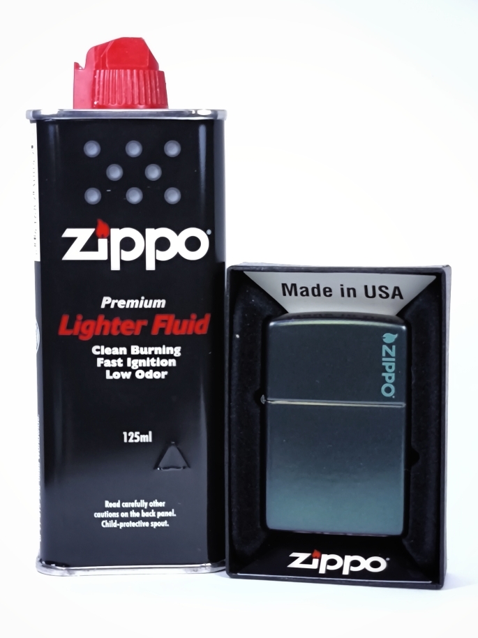 Зажигалка Classic Zippo Logo Iridescent 49146ZL, топливо 125мл. Зажигалка Classic Zippo Logo Iridescent 49146ZL, топливо 125мл.