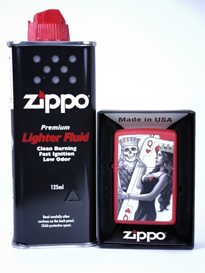Зажигалка Classic Red Matte Zippo 48624 Skull King Queen Beauty, топливо 125мл.
